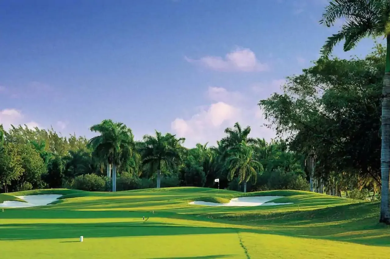 Magnificent 5-Bedroom Estate Villa, Sleeps 12 Montego Bay 0*,  Jamaica